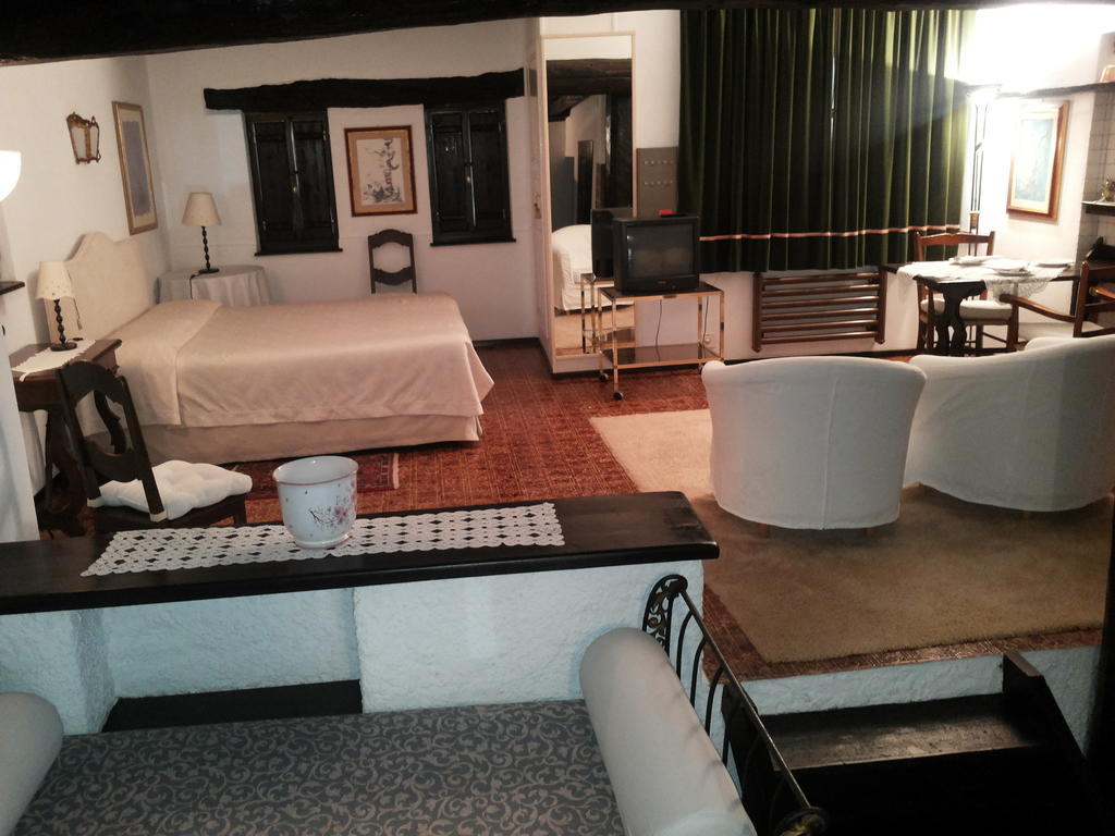 Motto Del Gallo Hotel Taverne Bilik gambar